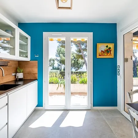 L'escapade Par Dodo A *